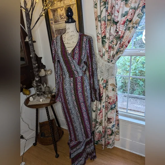 Bohemian Multicolor Maxi Dress - Picture 7 of 16